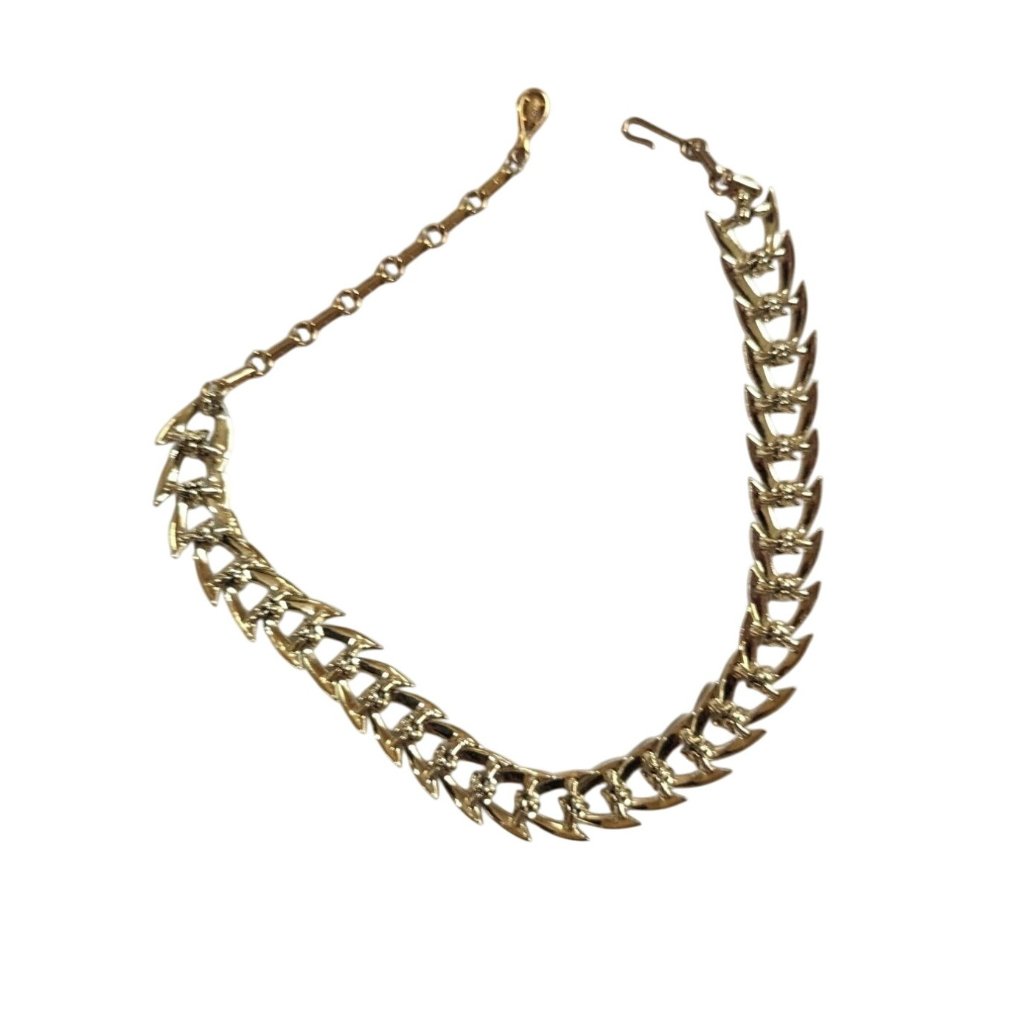 Vintage Coro Gold-Tone Leaf Link Necklace 16 Inches Retro Style Statement Piece 30$